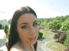 Amatéri, Veľký zadok, Veľké kozy, Brunetka, Prstovanie, Masturbácia, Vonku, Hračky