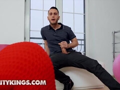 Stor stjärt, Stora tuttar, Brunett, Närbild, Snopp, Milf, Liten och nätt, Fitta