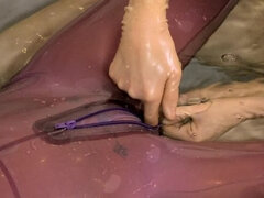 Britannique, Fétiche des pieds, Branlette thaïlandaise, Latex, Lesbienne, Chatte, Rasée, Nénés