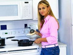 Amatør, Stor kukk, Store pupper, Blond, Bakfra, Kjøkken, Milf, Vintage