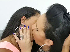 Kyssing, Lesbisk, Meksikansk