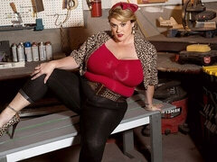 Любители, Большая жопа, Большие сиськи, Пухленькие, Пальцем, Мастурбация, Натуральные сиськи, Соло