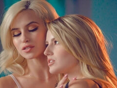 Blondinka, Prstni, Poljubljanje, Lezbijke, Lizanje, Muco, Koščena, Odstranjevanje