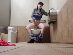 Z odbytu do ust, Okulary, Toaleta