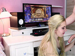 GAMER lady hits you in Hearthstone while getting smashed!