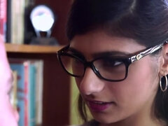 Nerdy girl Mia Khalifa seduces her classmate and rides his cock