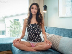 18 jahre, Leie, Braunhaarige, Masturbation, Natürlichen titten, Solo, Entkleiden, Titten