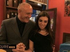 Κώλος, Πίπα, Μελαχροινή, Χύσιμο, Σε στάση σκύλου στα τέσσερα, Μαλακία, Σκληρό, Άξεστος