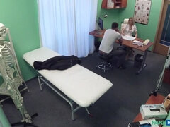 Pik sutte, Doktor, Give finger, Håndjob, Slikning, Kontor, Uniform, Snugkigger