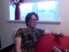 Πίπα, Μελαχροινή, Χύσιμο, Στο πρόσωπο