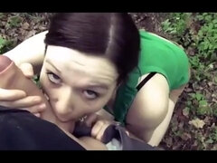 Amateur, Sucer une bite, Brunette brune, Tir de sperme, Hard, De plein air, Public, Adolescente