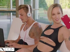 Culo, Culo grosso, Bionda, Facciale, Hardcore, Pornostar, Realtà, Rasata