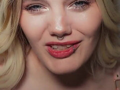 Blondine, Frau, Freundin, Lingerie, Masturbation, Pov, Sekretärin, Tätowierung