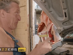 Diep in de keel, Lul, 1 man 2 vrouwen, Handbeurt, Natuurlijk, Roodharige vrouw, Zuigen, Vibrator