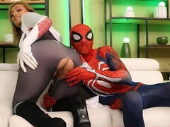 Gros cul, Grosse bite, Gros seins, Blonde, Sucer une bite, En levrette