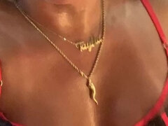 Anális szex, Tekintélyes didik, Ondó fröcskölés, Uralkodás, Sarokkal való, Házi készítésű, Érett feleség, Nőférfi