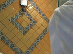 Peitos grandes, Morena, Fêmea, Masturbação, Masturbação, Xoxota, Ducha chuveiro, Solo chão