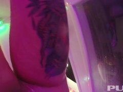 Grote mammen, Moeder die ik wil neuken, Douche, Tatoeage, Plagen, Nat