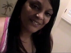 Stor svart kvinne, Bak kulissene, Stor rumpe, Svart, Brunette, Milf, Naturlige bryster, Rødtopp