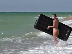 Kisbaba, Strand, Kivillanó idomok, Érdekes