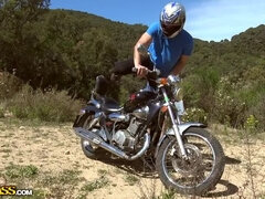 Gesztenyebarna, Arcra élvezés, Nyalás, Szabadban, Tetkó