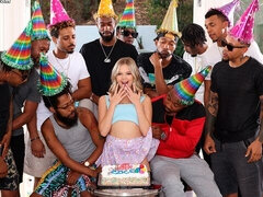 Zadok, Veľké péro, Kuřba, Výprask, Masturbácia, Prirodzené prsia, Vychudnutá, Teenka