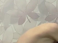 Enthousiasteling, Grote mammen, Bruinharig, Huisgemaakt, Moeder die ik wil neuken, Natuurlijke tieten, Alleen