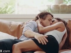 Stor stjärt, Stor kuk, Brunett, Otrohet, Doktor, Kysser, Tuttar