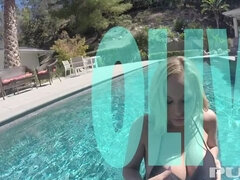 Stora tuttar, Bikini, Fingering, Hardcore, Onani, Pool, Retas, Våt