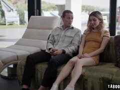 Meia nove, Peitos grandes, Boquete, Garganta funda, Facesitting, Família, Masturbação, Sexo grupal a quatro