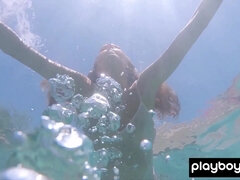 Красотки, Большие сиськи, Брюнетки, Грудастые, Обнаженные, На природе, Крошечные, Соло