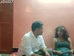 Desi Indian Girl Fucks Delivery Guy in Secret Homemade Video