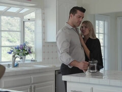 Tyłek, Duży tyłek, Blondynka, Cycata, Głebokie gardło, Kutas, Hd, Tatuaż