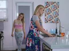 Bundão, Peitos grandes, Consolo, Transar de quatro, Lésbica, Mãe gostosa, Adolescente, Tetas