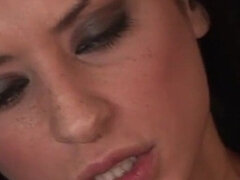 18, Iso kulli, Suihinotto, Ruskeahiuksinen, Naamallinen, Korkokengät, Teini