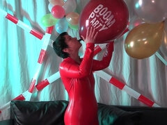 Barefoot Latex MILF Is Playing with the Balloon