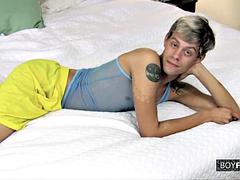 Arcra élvezés, Meleg