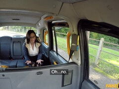 Красотки, Большой член, Измена, Глубокая глотка, Пальцем, Дрочка ногами, Секс без цензуры, Киски