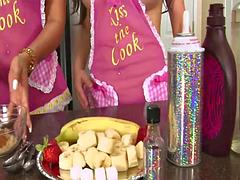 Anaali, Tyttö, Isot tissit, Suihinotto, Ruskeahiuksinen, Käsihoito, Teini, Tissit