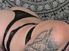 Velký zadek, Tvrdé kecy, Brýle, Sólo, Punčochy, Tabu