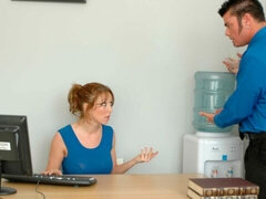 Duży tyłek, Duży kutas, Duże cycki, Obciąganie, Styl na pieska, Mamuśka, Biuro