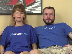 Amatør, Pik sutte, Brunette, Hundestilling, Naturlige bryster, Fisse, Mager, Bryster