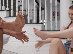 Πίπα, Σε στάση σκύλου στα τέσσερα, Μαλακία με το πόδι, Μικρούλης