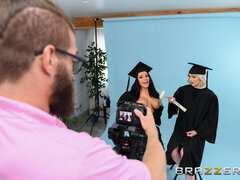 오랄섹스, 가슴이 큰, 닫다, 깊은목구멍, 도기스타일, 핑거링, 보지, 학생