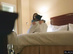 Rjavolaska, Notranji izliv, Hd, Medrasni seks, Joške