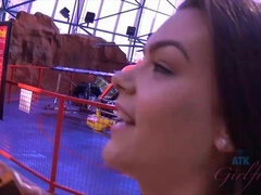 Amador amadora, Banheiro, Namorada, Jeans, Calcinha, Pontos de vista, Xoxota, Fumar