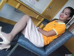 Ázsiai, Cumizás, Gesztenyebarna, Kézimunka, Nézőpont, Leborotvált, Szoknya, Tini