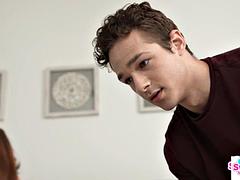 Pik sutte, Brunette, Sædskud, Dobbelt penetration, Fødder, Slikning, Røvhåret, Bryster