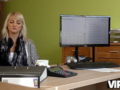 Krásky, Blondýna, Kuřba, Prsatá, Puma, Masturbace, Mamina, Nevlastní máma