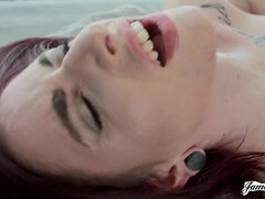 Perse, Nainen, Selkäsauna, Orgasmi, Pillu, Todellisuus, Punapää, Tatuointi